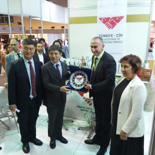 THE MINISTER OF TRADE AND THE UNDERSECRETARY OF TRADE OF THE PEOPLE’S REPUBLIC OF CHINA VISITED OUR STAND AT THE 88th IZMIR INTERNATIONAL FAIR