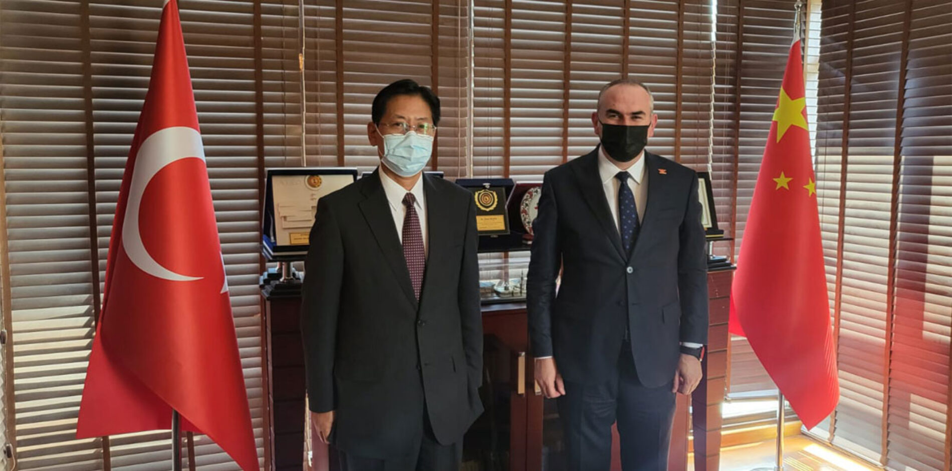 Çin Halk Cumhuriyeti Olağan Üstü ve Tam Yetkili Büyükelçisi Sayın LİU Shaobin Derneğimizi Ziyaretleri
