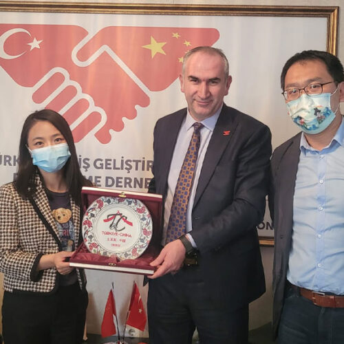 Çin Uluslararası Haber Ajansı Ankara Temsilcisi Sn. HUI HUI Chen Genel Başkanımız Sn. İhsan BEŞER’i Ziyaret Etti