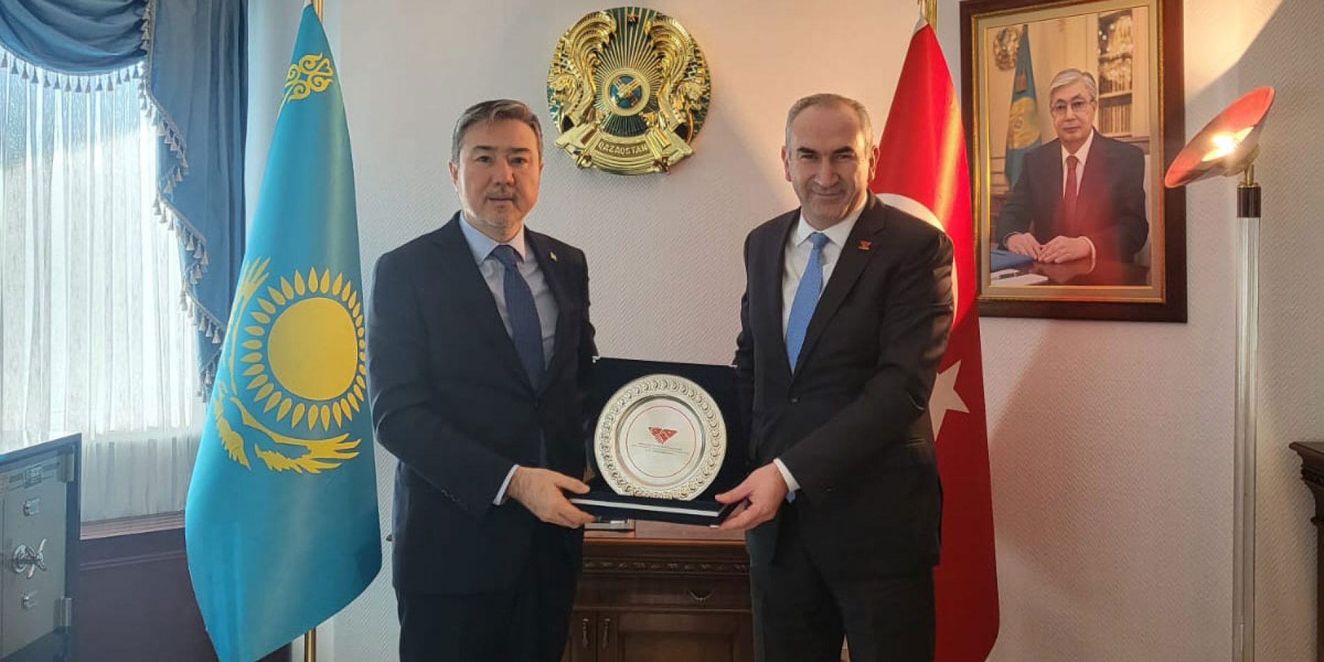 Genel Başkanımız Sn. İhsan BEŞER Kazakistan Cumhuriyeti Ankara Büyükelçisi Sn. Yerkebulan SAPIYEV ile Bir Araya Geldi